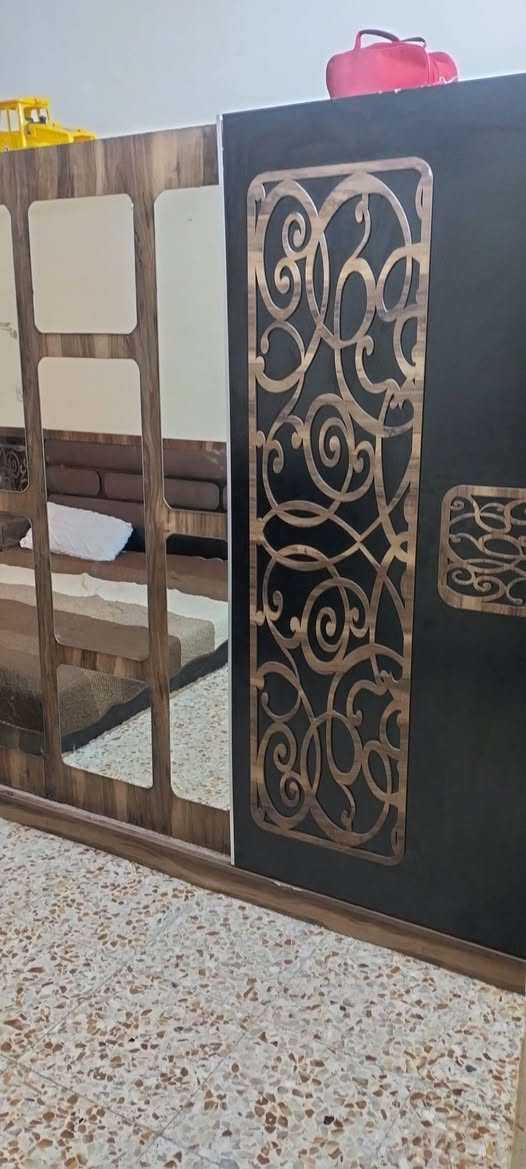 الكاونتر ب200
الغساله شغاله بس كير بوكس ضعيف تفتر جه وحده ب100
غرفه نوم وياه دوشك ب175
مجمده كلش نضيفه 325
انفينتر طن تحكم امبيريه ب200
براد شغال بارد ثلج بس الدكمه واكعه جوه ب50
الغزاليه ***********
