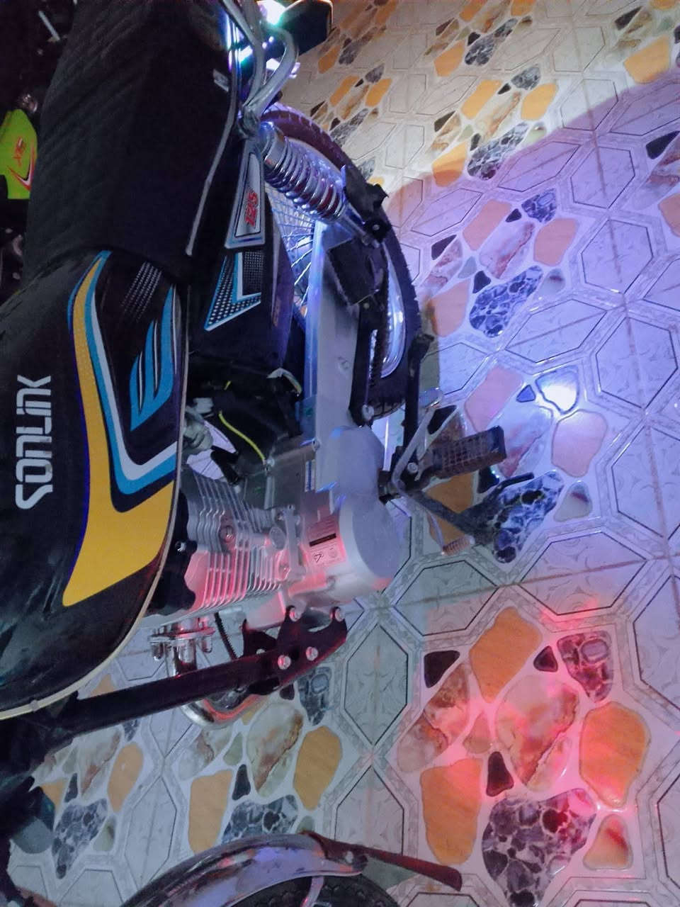 سلام عليكم
َ
 للبيع دراجه تايكر سونك موديل 25 ابو ليزر دراجه مكفوله كفاله + مثل ما موضوح بل صور التفاصيـل.🔥 

دراجه شد جديد  + دراجه بعده 50 كم ما ماشيه.+ لد عالي ناصي.

َالسعر 890 وبيه مجال حك الجيه + اوراق كورتونيه. 

ميعجبك المنشور لا تعلق 👍🏻. 

َالعنـوان (ديالى/ قضاء الخالص). 

ََالشـراي يتصـل .. ( ***********.)
