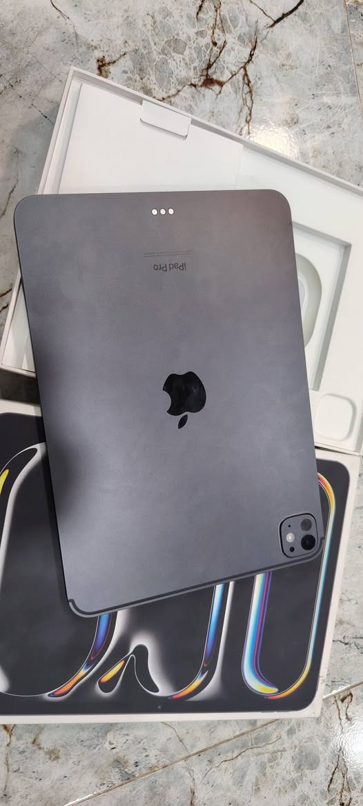 Ipad 11 pro. M4
512 GB
100% البطارية
عدد الشحنات 41 شحنة 
نضافة 99٪
نسخة الشرق الأوسط ضمان ماستر
بي ضربة بسيطة ب الشاصي موضحة بالصور
السعر 1،400،000
للتواصل 
***********

