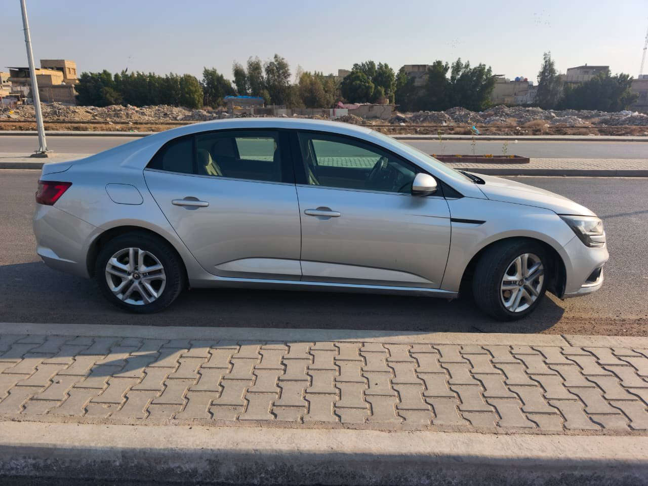 رينو ميغان (2019)🩶🔥
🚗 استلام شركة

🧾 كلين بدون ضربة
🪛 ملاحظات بسيطة: رصعة بالبنيد وخشطة بالجاملغ الخلفي (موضحة بالصور)
📏 ماشية 73 ألف (قابل للزيادة)
⚙️ محرك 1600
🔧 كير ومحرك وميكانيك  تجي من نيسان سنترا
💡 لدات أمامية وخلفية (ترحيب ونهاري)
🛑 مانع انزلاق
🪟 جامات 4 أوتو + تقفل بالريموت
🎛️ تحكم ستيرن
🚨 حساسات تايرات
💯سياره حلوه ونضيفه وبلاش 
📮 السـعـر ✅ لايك و تعليق يوصلك علماسنجر بلاششش 📩

مكان تواجد السيارة: بغداد – الشعلة
رقم صاحب السيارة: *********** (واتساب متوفر)
الصفحة مكلف بالنشر
