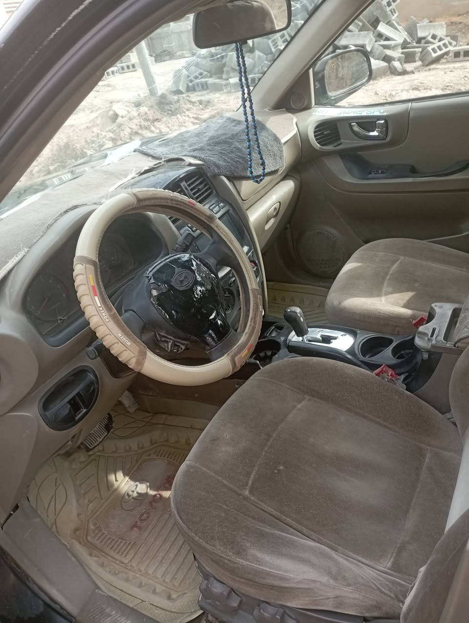 السلام عليكم سنتافي موديل 2004 رقم اربيل تريد تحويل تريد وكاله السياره جاهزه وخير من  الله مكينه بلادي سعرها 55 وبيها مجال بسيط  للتواصل ***********
