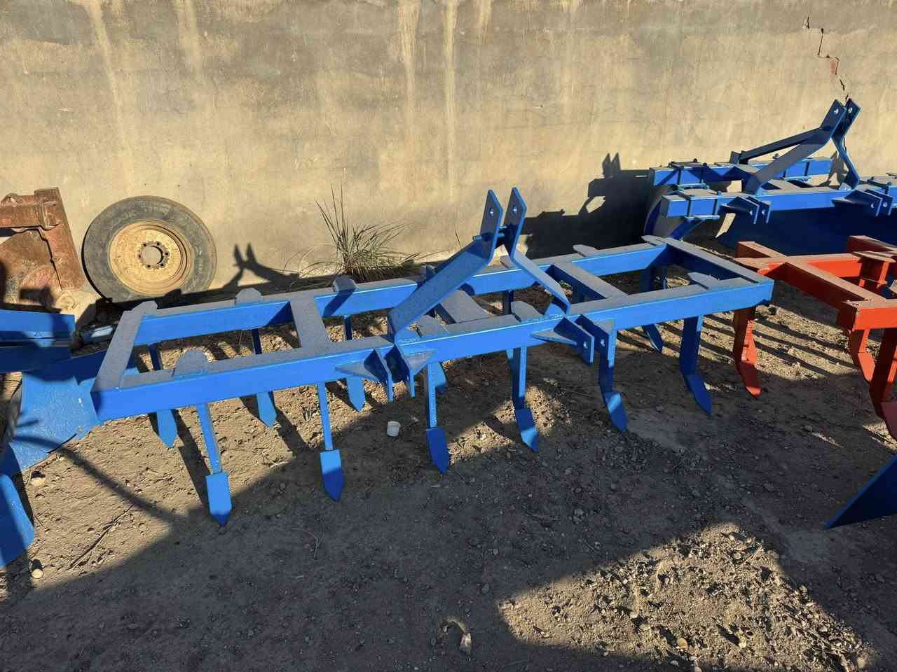 السلام عليكم شباب للبيع غراض كابوته معدلان ابو ديجر.       او خراميش مال مكينه جبيره. مستخدمات.  او معدلان او التاير.     بقيت التفاصيل بل فديو.  ***********.       ***********.   مكاني بغداد المحموديه.
