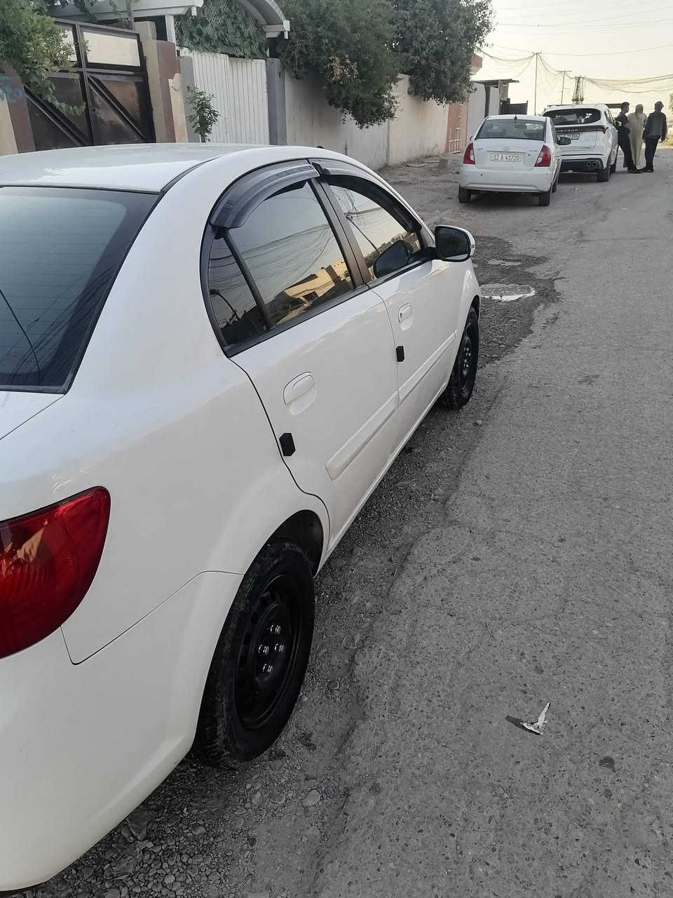 ريو موديل ١١بلا ضرر بيها شبر بزاويت البوند صبغ فقط وبيها مكانين بارد صغار مكينه ١٦ شرط هيا والكير مامفتوحه طخم امامي خلفي جديد مشط ستيرن جديد منظومت تبريد كلها جديده حتين لفريز جديد تبريدها ثلج طخم تايرات وباتري جديد سياره ربع ماتصرف عليها سنويه ٢٩ شرط التحويل والغرامات سعرها ٩٢ وبيها مجال قليل ***********  ***********
