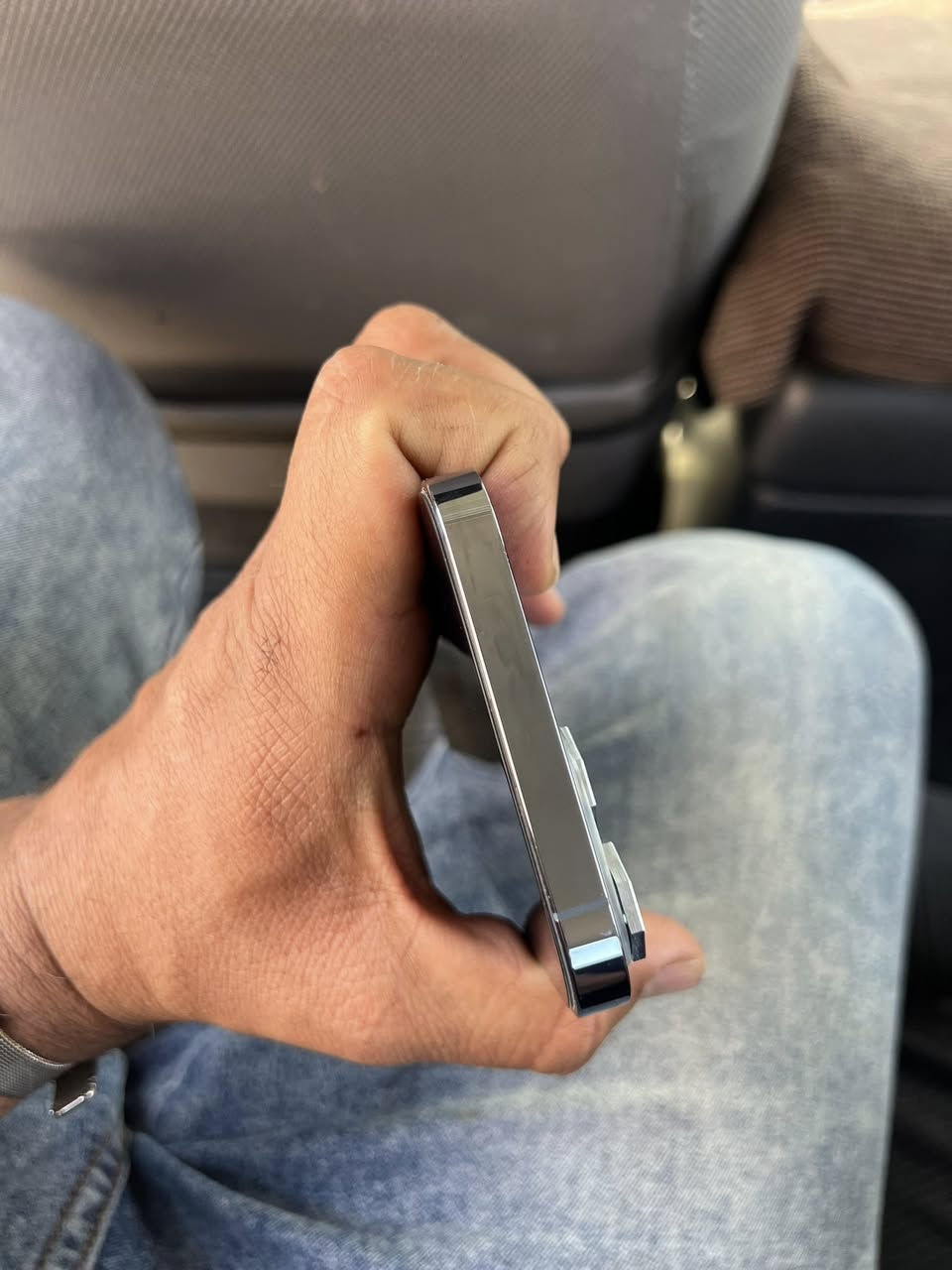 السلام عليكم
آيفون 13 برو ماكس لون بحري 
الجهاز مكفول كفاله عامه 
بطاريه 81 
ذاكره 256
العنوان بغداد 
السعر 750 وبي مجال حك الجيه 
***********
