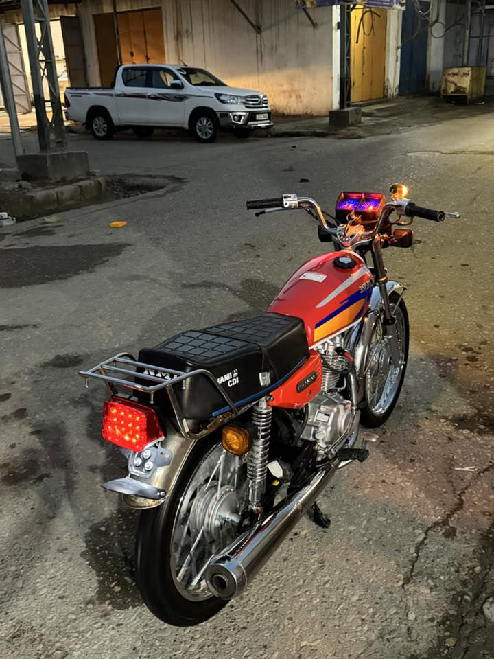 السلام عليكم شباب دراجه أيراني اصلي للبيع2026 كفاله عامه صاله شهر من طالعه أوراق سكنر دراجه نضيفه مكاني العماره قضاء كحلاء ‭
رقم***********
