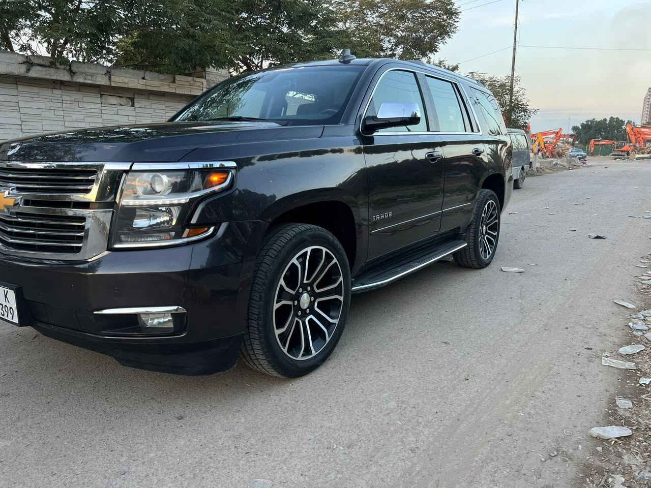 سلام عليكم تاهو  ٢٠١٨ برايمر وارد امريكي حادثها فقط جاملغ  بله ايرباك بله دواخل كفاله من دواخل ومن لشواصيي
سياره جديده مال بيت احله من لصور
مكينه وكير وحداديه وتبريد كفاله 
مواصفات بريميره فول. للخير
فتحه + بصمه + اربع بيبان بصمه + داخل جلد + كراسي كهرباء + رادار امامي + كشن حار بارد + رادار جوانب + حساس خلفي + قاصه + جنطه كهرباء + سبعه راكب + داخل كشن منفصل vip + دڤيدي بل سقف + كشن خزن ممري + سستم صوت بوس +اشاير بل مري + كامره + فول تحكمات
ماشيه ١٥٠ مايل 
مكينه ٥٣٠٠ 
سعر ٣٢٠$ وبيها مجال 
مكان السياره الكراده 
للستفسار  ***********
