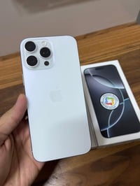 ايفون 16 برو ماكس الون ابيض  نضافه١٠٠/١٠٠ بطاريه ٩٤ مساحه ٢٥٦ غراضه كا...