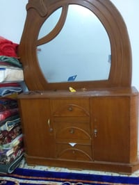 للبيع • تواصل فيسبوك • غرف نوم