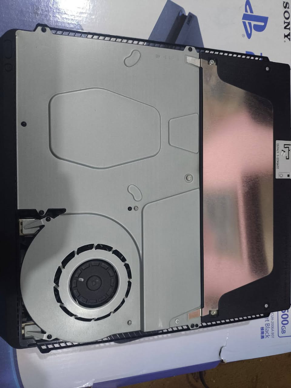 سلام وعليكم متوفر واتساب فقط بلي 4 سلم واحد تيرا مع جوستك عدد واحد نضيف كدام عينك مع 3 اقراص جي تي اي 5 و ردد و فيفا سعر 225 قفل هاتف ***********
