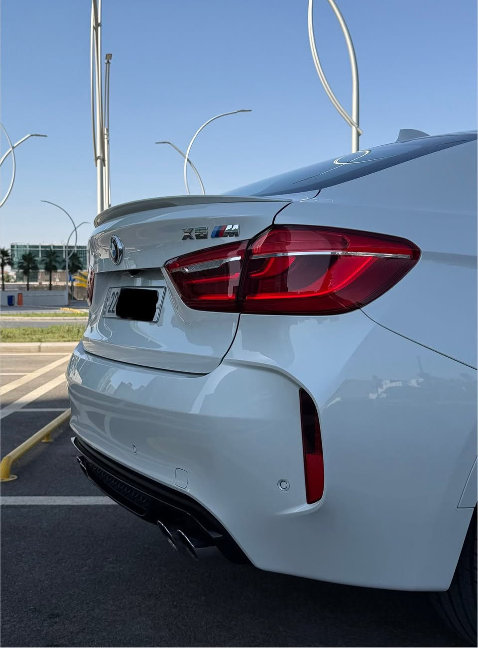 سلام عليكم 
للبيع BMW x6m 
موديل :2015
محرك :v8 twin power Turbo 🚀🚀
محرك : s63
قوة حصان :575hp 🐎🐎
سيارة : M Power بلاد
عداد: 330km

…………………………………………..
بصمة 
سلايد
صقف: شامو
ابواب شفط
ابواب بصمة
ابواب بردة
كشنات هيتر🔥
كشنات تبريد ❄️
كشنات كهرباي
رادار امامية 
تحديد سرعة
لايت :BMW Adaptive LED
صندوق كهرباي
سماعات:🔊🔊BANG&OLUFSEN
كامرة:360’
تبريد ثلج ❄️ 
نظام : M1.M2
نظام: sport.Efficient.sport Plus
نظام :m power
…………………………………………………………………..
سيارة جديد
ماشية: 70 الف 
بدون صبغ مكفول
سيارة وكالة عروش اربيل 
سيرفس كل بشركة bmw
ضمان :  2 سويج
كير محرك بشرط 
كهربائية كل بشرط
صدر بشرط
سيارة جديد 
رقم اربيل جديد
فحص هزة جديد

……………………………………………………………………
سعرة :335$ ورقة
مكان : اربيل 
رقم تلفون 
*********** 
***********
