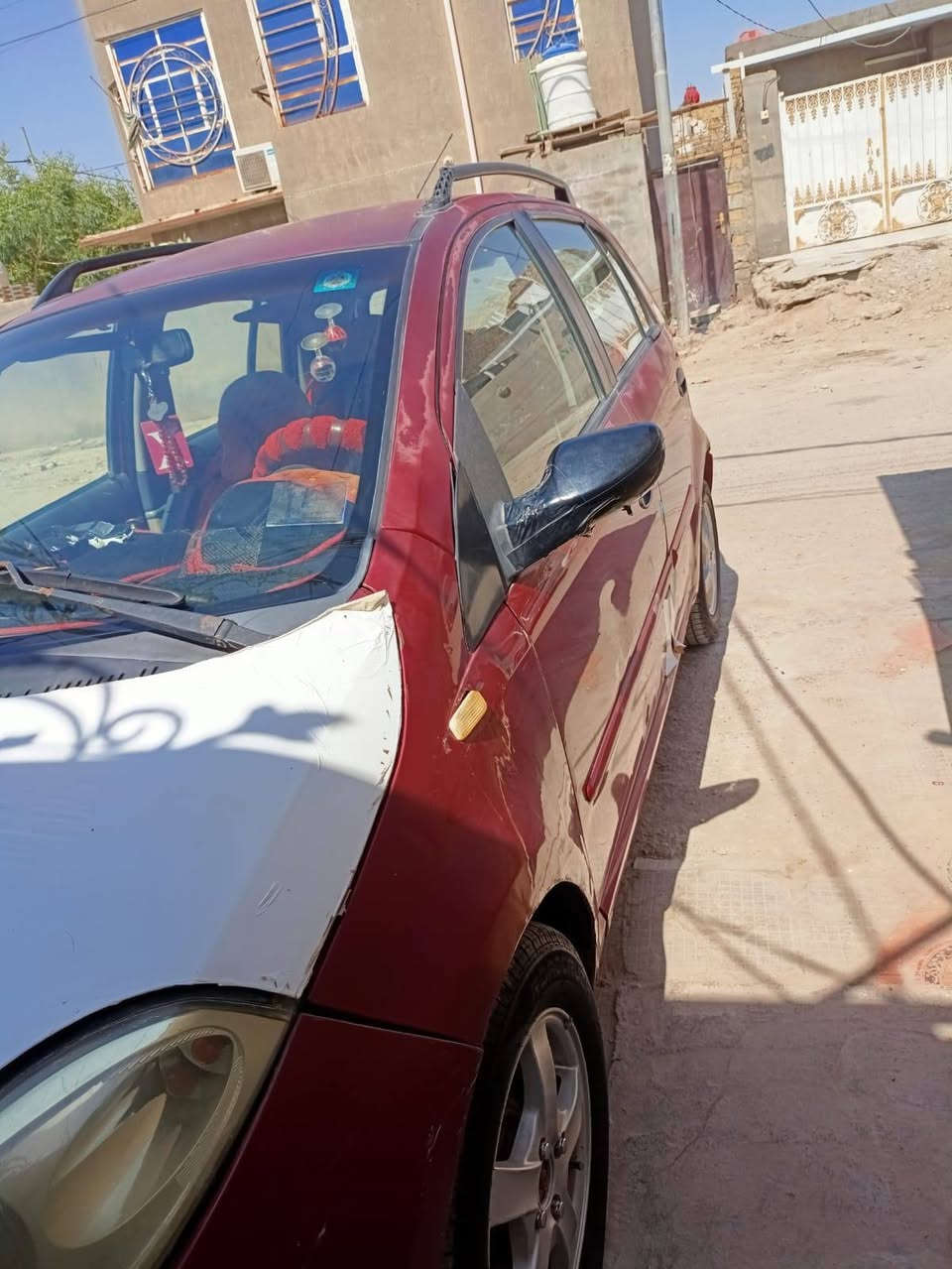 السلام عليكم
سياره شيري A1 للبيع تخم تايرات جديده حداديه تبريد ثلج سنويه جديده لل 2030 رقم انكليزي بسمي سياره مال جنايه السعر 28 وبيه مجال بصيط مكاني ديوانيه ***********
