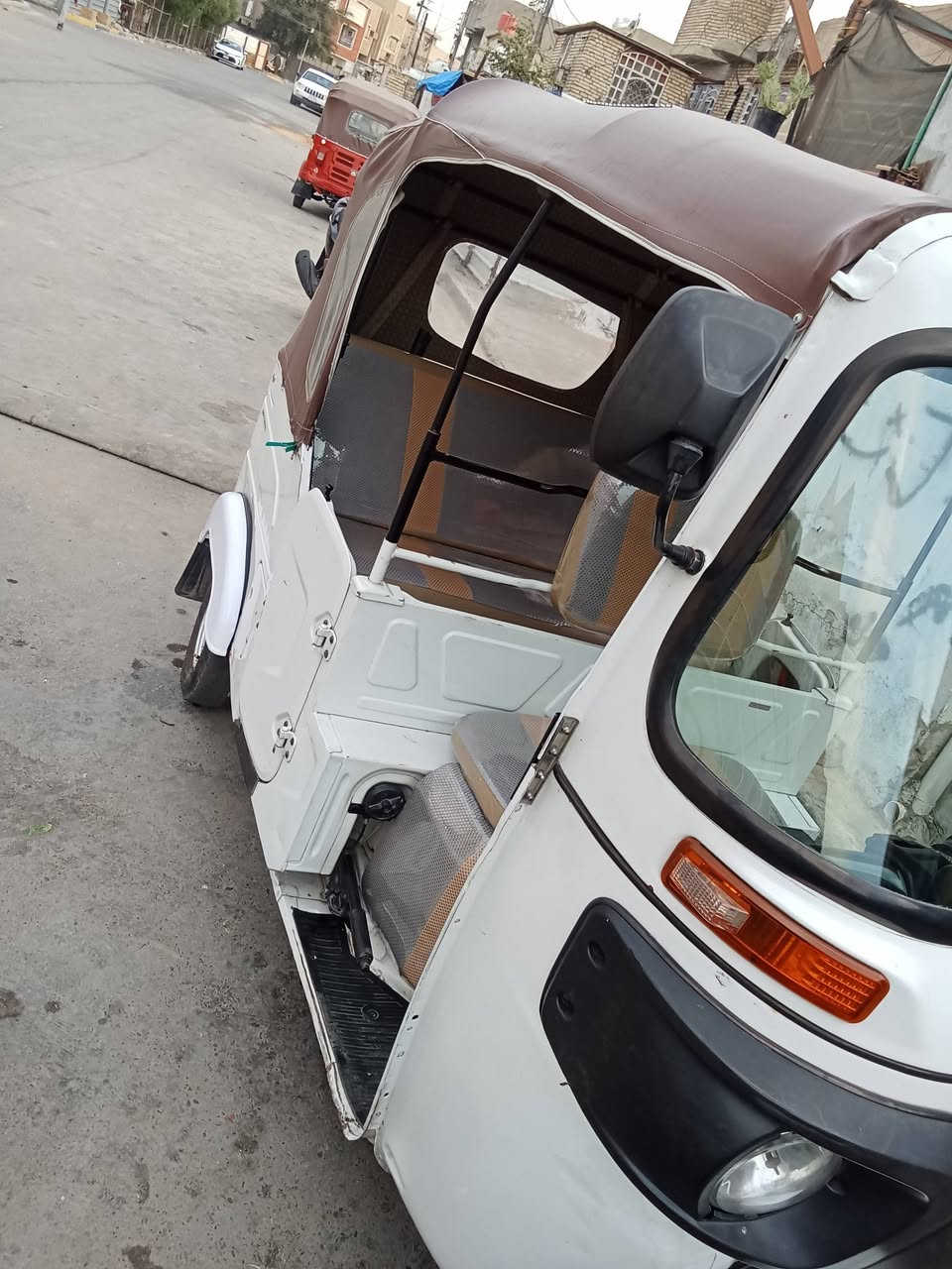 تكتك للبيع موديل2021رقم وسنوية بل لغد بارد***********سعر 7ملايين وربع وبيها مجال
