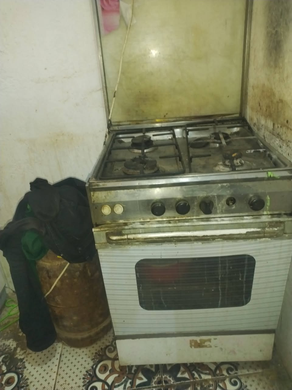 طباخ شغال فرن وكلشي سعر ٨٥ جربايه ولادي قوي جبير كلش سعر ٩٠


**إذا كنت صاحب هذا الإعلان وتريد حذفه لأي سبب، رجاءا أرسل رسالة إلى الدعم الفني**