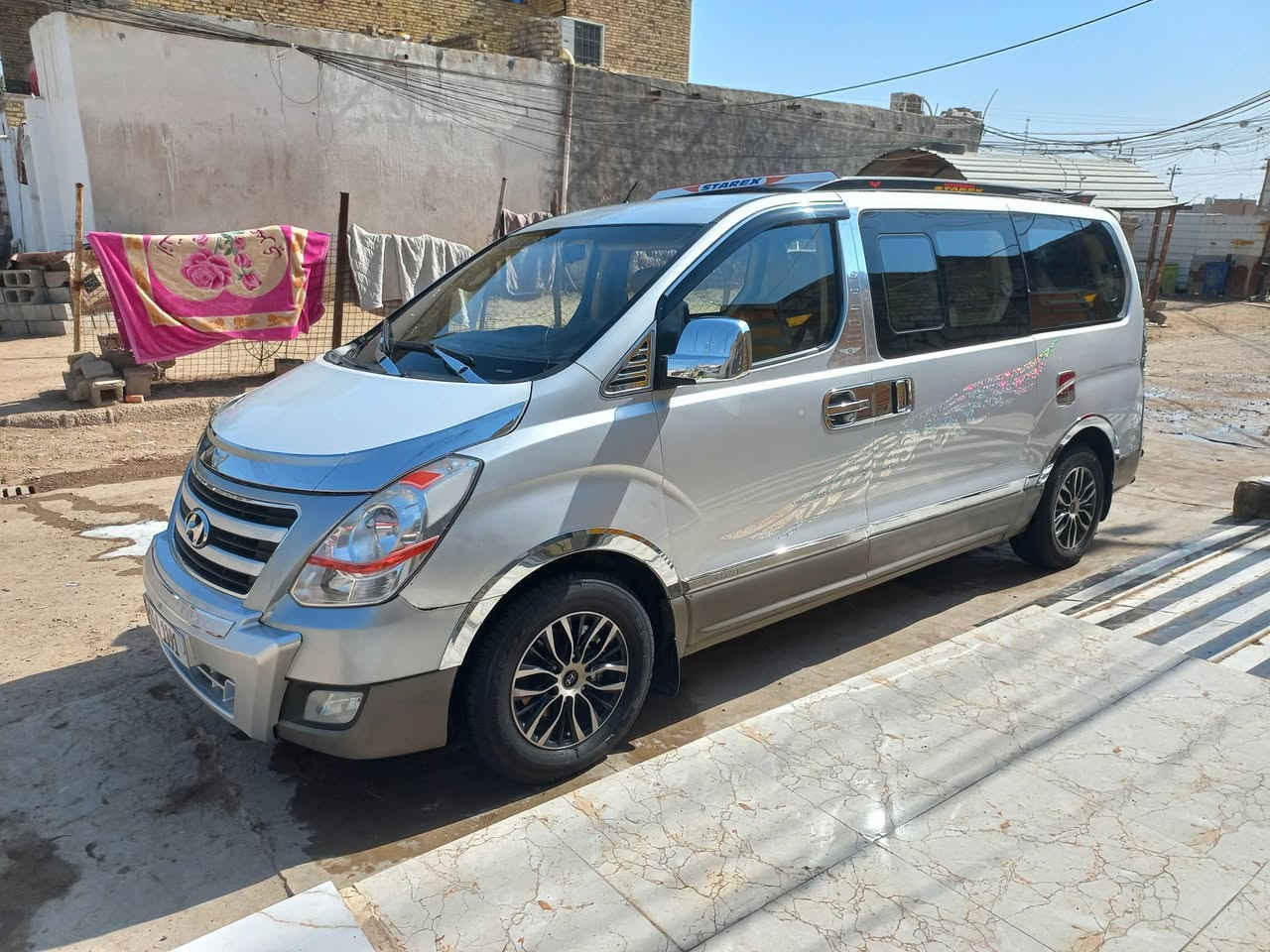 سلام عليكم هونداي ستاركس ٢٠٠٩محور سبلاين ١٢ قبق اسود كفاله عامه من صبغ وتبديل والكص رقم ميسان انكليزي مصفره من كل النواحي حداديه جديد وتخم تاير السعر {١٥٥} وبيها مجال الاشراي اتصل على الرقم *********** مكان سياره في ميسان حي الوحده.                     {بيع اومراوس بستاركس فقط}
