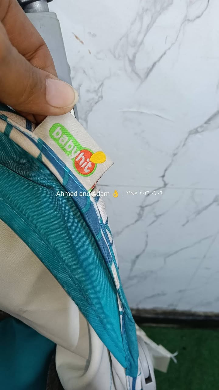 عربيه اطفال ماركه baby hit
كرسي وسرير وشزلونج 
حزام امان 
حاجز امامي للطفل 
بسكت اسفل العربيه 
شمسيه كبيرة لتغطيه من الشمس 
دواسة تكمليه للسرير


**إذا كنت صاحب هذا الإعلان وتريد حذفه لأي سبب، رجاءا أرسل رسالة إلى الدعم الفني**