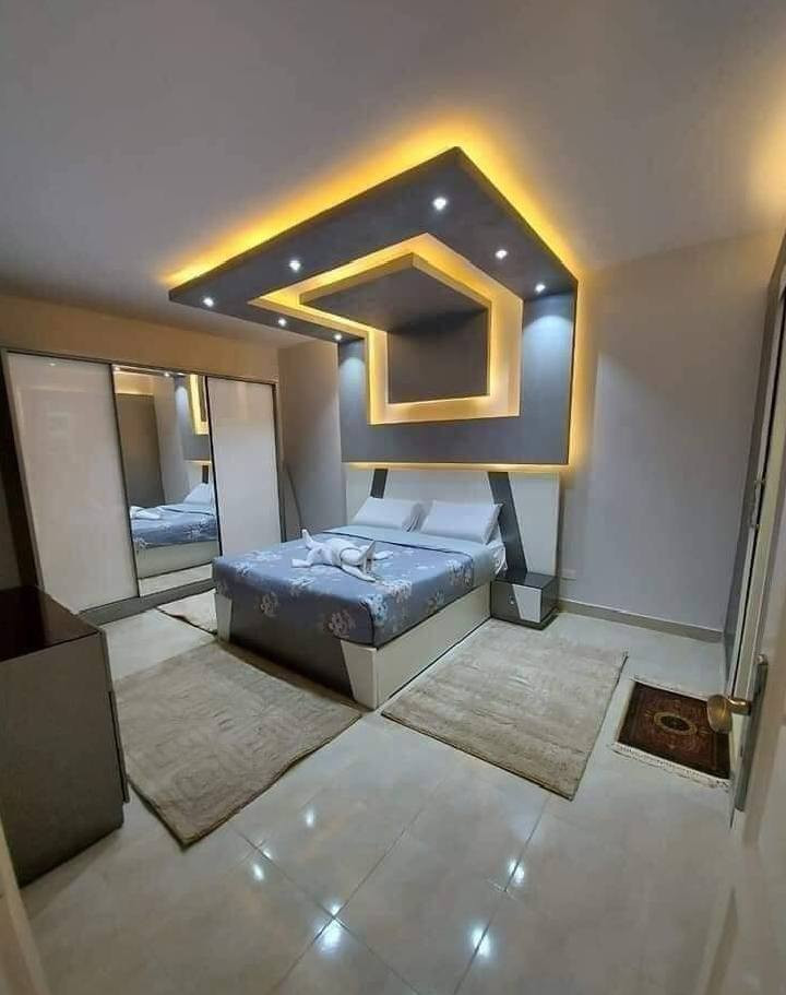 السلام عليكم ورحمة الله وبركاته ✨
من أعمال "قصر الديكور" لغرف نوم العرسان 🏠⭐
​نقدم لكم أحدث تصاميم الجبس بورد بتنفيذ احترافي ودقة عالية.
✅ المواصفات: العمل باستخدام حديد تقسيم 40 لضمان المتانة والجودة العالية.
✅ السعر: يحدد حسب نوع التصميم والمساحة (أسعارنا مناسبة وتنافسية).
​للاستفسار أو الحجز، يسعدنا تواصلكم معنا عبر رسائل الصفحة ✉️ أو الاتصال بنا على الرقم***********
#الجبسونبورد#قصرالديكور
