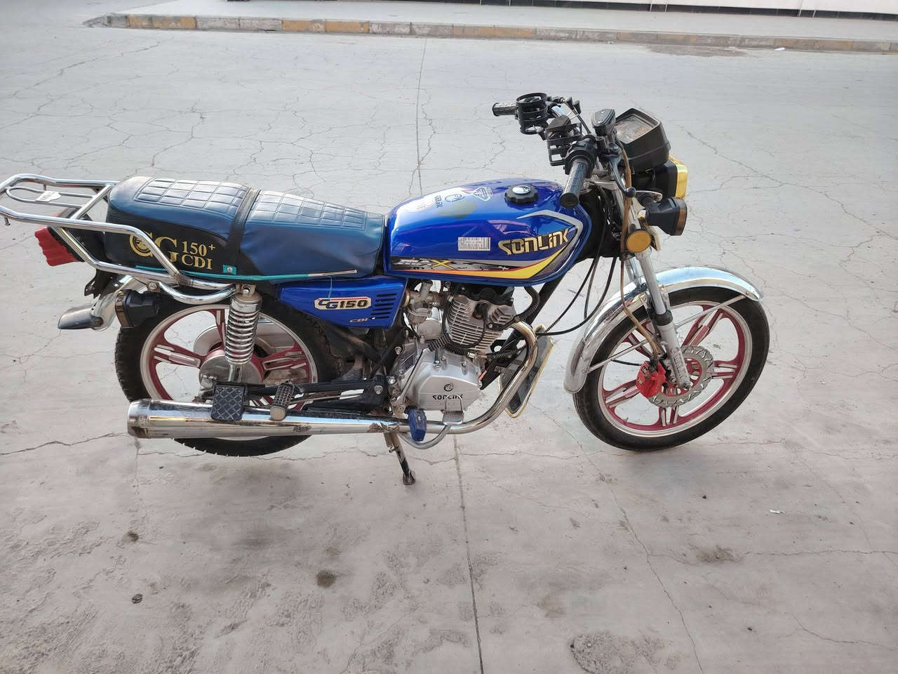 سلام وعليكم شباب عندي دراجه للبيع 5 كير سلف  كهربيات كله شغاله موديل 2023  منفيس بليته بي سعره 575 بي مجال مكاني كركوك ***********
