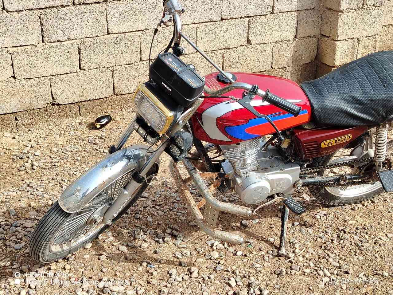 سلام عليكم للبيع تايكر 
كاملة مكمل. شغل وروح باي وقت 
تايرات جدد مبدل 
شغال كامل كهربائيات..
***********
مكان
٢٢٥ 
. هاشميات
