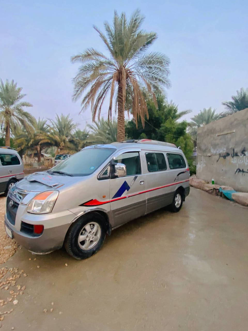 السلام عليكم
ستاركس موديل 2006  
رقم بابل انكليزي تحويل مباشرر سنويه لغايه 2030مصفره هيئه ومرور
مكينه مفتوح سوبر مكفوله من التنقيص والتبخيركير واكسل كفاله حداديه جيده 
4 دسك سياحي
السياره جاهزه بدون نواقص 
صبغ حزام للجماليه بدون اي حادث 
السعر75 وبيها مجال
***********
***********
