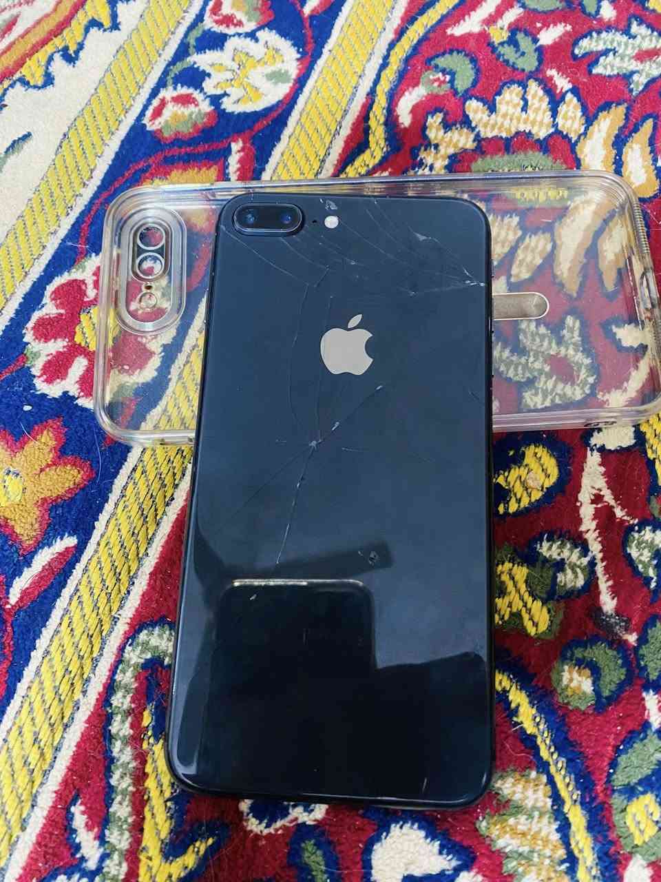 ايفون 8 بلاس ذاكره ٢٥٦ مبدل شاشه وبطاريه للبيع سعر ٩٠ الف الاتصال ***********
