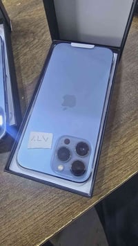 ايفون 13برو ماكس امريكي نموذج M جهاز نضيف مامفتوح شخط مابي  بطاريه ٨٦ ...