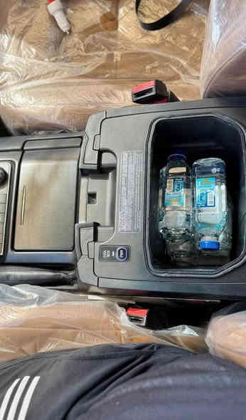 تويوتا لاندكروز GXR 2021 كراند تورنك بحريني
كفاله ما عدا بارد اربع اصابع
فول الفول 
السعر 58000$
الاستفسار *********** البصرة
