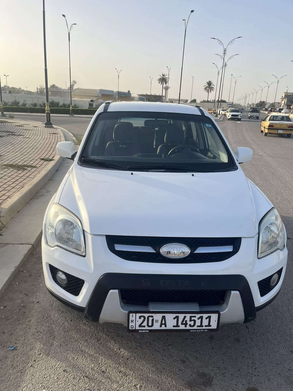 السلام عليكم
سبورتج للبيع موديل ٢٠٠٩ مواصفات عادية 
رقم ديالى الجديد الإنكليزي السياره بسمي تحويل ثاني يوم 
السياره وارد كوري  
حجم المحرك  2000دوش
بيها قطعه وحده بالعراق جاملغ أمامي جهة السايق مبدل بلاد والسياره ع الفحص وين ميعجبك 
بيها شخط بل بلاستك جهه عكس السايق فقط 
مكان السياره بغداد 
السعر 122وبيها مجال 
***********واتس اب
