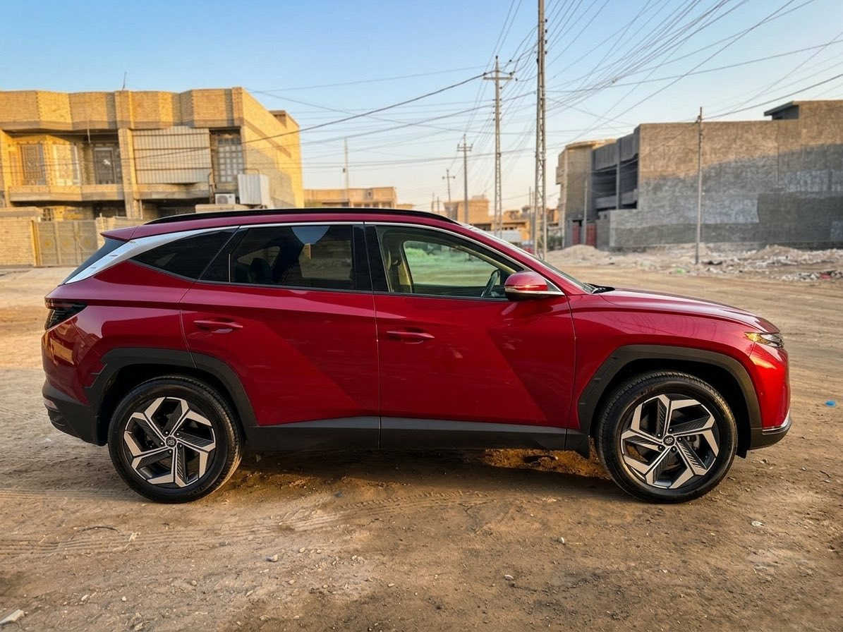 📣 للبيع: هيونداي توسان 2024 - "زيرو" بمواصفات ملكية 🚀
السيارة بحالة الوكالة، أعلى فئة (واحد على واحد) وبكامل إضافاتها التكنولوجية والترفيهية.
🔍 المواصفات الفنية والجمالية:
• الموديل: 2024.
• الممشى: 10 آلاف كم فقط (بحالة الزيرو).
• اللون والداخلية: كشنات ملكية جلد أبيض (نظافة تامة).
• المظهر الخارجي: ويل كب حجم 19 مكحل، مع "تكحيل خشم البنيد" فقط (بدون أي حادث أو صبغ آخر).
• تاريخ الدخول: واصلة قبل 3 أيام فقط.
🛠️ المميزات التكنولوجية (فول مواصفات):
• نظام الرؤية: 5 كاميرات محيطية لرؤية 360 درجة.
• الشاشات: عدد 3 شاشات متطورة.
• التحكم عن بُعد: خاصية التشغيل والتحكم (تقديم وتأخير السيارة) عبر الريموت الذكي.
• الراحة: كراسي كهربائية بالكامل مع أنظمة (تدفئة + تبريد).
• السقف: بانوراما بالكامل.
📍 الموقع: الأنبار - الفلوجة
📞 للتواصل والاستفسار:
• آسيا: ***********
• زين: ***********
