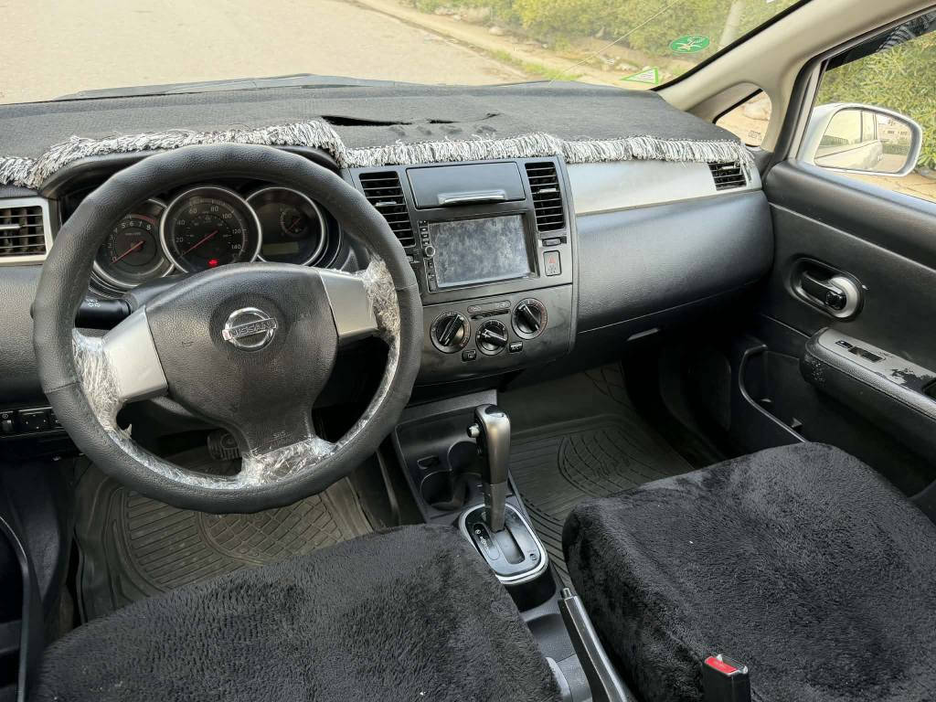 *********** نیسان فیرسا مودیل 2011 گێڕ توماتیک چوارجام کارەبا 3 پارچەی بویاغە پشتو پێشی کەپسە گێڕ مەکینە و بڕاوەی بەشەرت سعري 77 ورقه شوين هه ولير بنصلاوه أربيل, العراق
