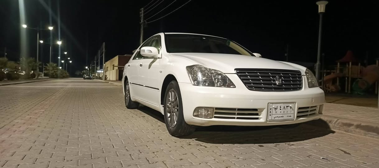 شاهینە ساغ  2007   ساج مەلەکی  3دوگمە لۆک لۆک پاکەتی  هایدرۆلیک گێڕ تازە گۆڕاوە ڕۆنی مەکینە تازە گۆڕاوە دسکی تازە گۆڕاوە  سەیارەکە لۆکە ماشەللە هیچ مەسرەفی نیە   
***********
