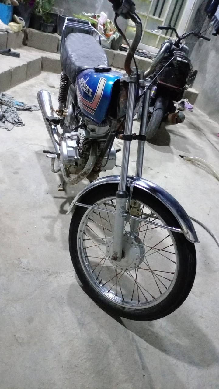 سلام عليكم  دراجه ايراني ادوات نامه شلامجه 21دراجه حلوا رادله بعض ترتيبات مراوس بدراجه شحن R 9 اراوس بدون فرق او بيع مكاني بصره شط العرب التنومه الصالحيه  وهذا رقمي لتواصل ***********
