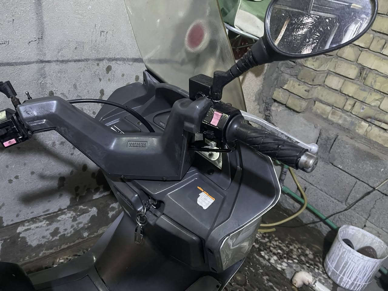 سلام عليكم لبيع ماجسته 140دراجه جديده واذا برغي مفتوح بلمكينه مالته والكلجات مالته اني خصارايشي الله شاهد تخم تايرجديد دراجه ايشي مناقصه السعرمليون و100بيه مجال ***********مكان دوره
