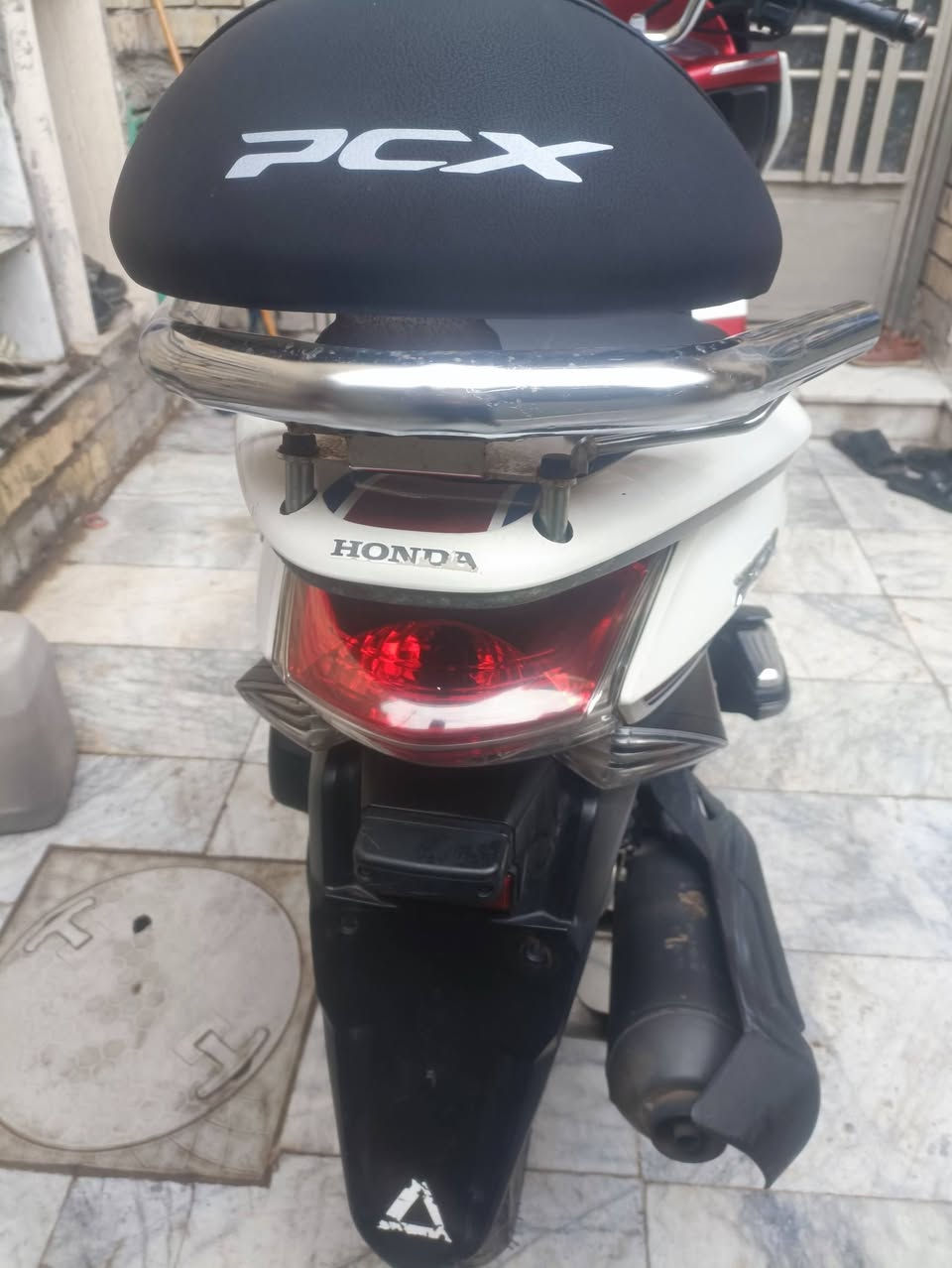 السلام عليكم/
دراجه بي سي اكس جيل الأول خمسينيات  دراجه نضيفه بشكل شلعه ومعدل تخبل بحيله دراجه
 (مكينه ابلادي ما مدود عليه درنفيس المكينه مكفوله )دراجه مال جناي تخبل حساس ازدحام شغال  دراجه كامله مكمله الياخذهة ميتعب  كفاله دراجه  التواصل /واتساب***********
او فيس
العنوان بغداد العبيدي1450
