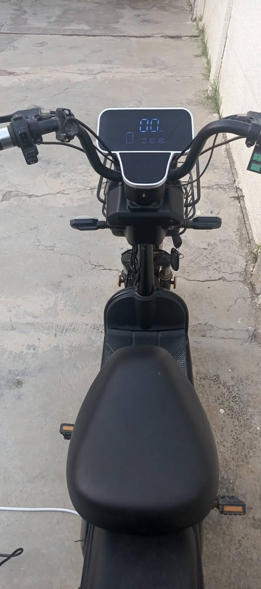 دراجه شحن حجم 14 اربعه بطاريات يحتاج بطاريه وحده واكف دراجه بصمه شغال سعر 125 شراي يجي على خاص عنوان دوميز ***********
