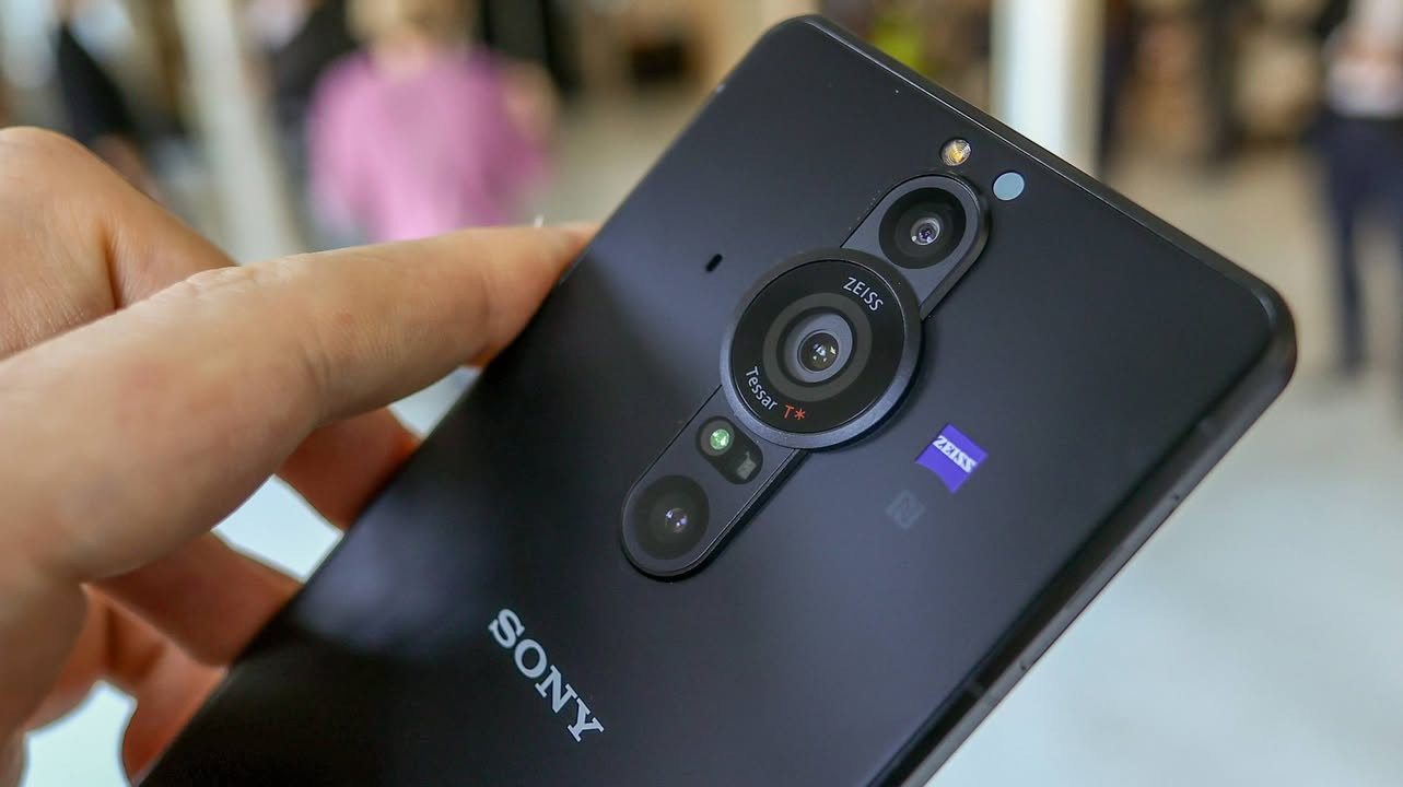 هاتف سوني xperia pro-i   مع 3 حافضات
ذاكره 512      قنبله التصوير غني عن تعريف ***********. سعر 400
