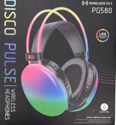 سماعة الألعاب اللاسلكية RGB PG580 Disco Pulse  (متـوفر الان )

استمتع بتجربة صوت وإضاءة مميزة مع سماعة PG580 اللاسلكية بتصميم RGB عصري مناسب للألعاب والموسيقى والاستخدام اليومي.

• اتصال لاسلكي Wireless V5.3 لحرية أكبر أثناء الاستخدام

• إضاءة RGB LED متعددة التأثيرات بتصميم ملفت

• وحدة صوت بقطر 40mm لصوت واضح وعميق

• مايكروفون مدمج للمكالمات والدردشة

• تدعم أزرار تحكم متعددة لتغيير الأغاني والتحكم بالصوت والرد على المكالمات

• تدعم كارت TF مع منفذ شحن Type-C

• الموديل: PG580 Disco Pulse
• نوع الاتصال: Wireless V5.3
• نوع المنتج: Wireless Gaming Headphones
• قطر السماعة: Φ40mm
• نطاق التردد: 20Hz – 20kHz
• الحساسية: 119±3dB
• الجهد المقنن: DC 5V
• التيار المقنن: ≤1mA
• سعة البطارية: 800mAh
• وقت الشحن: حوالي ساعتين
• الوزن: 320g ±5g
• الشحن: Type-C
• المزايا الإضافية: ANC Intelligent Active Noise Reduction / Built-in Mic / RGB Lighting

محتويات العلبة:
• سماعة PG580 RGB
• كيبل شحن Type-C
• كتيب التعليمات


**إذا كنت صاحب هذا الإعلان وتريد حذفه لأي سبب، رجاءا أرسل رسالة إلى الدعم الفني**