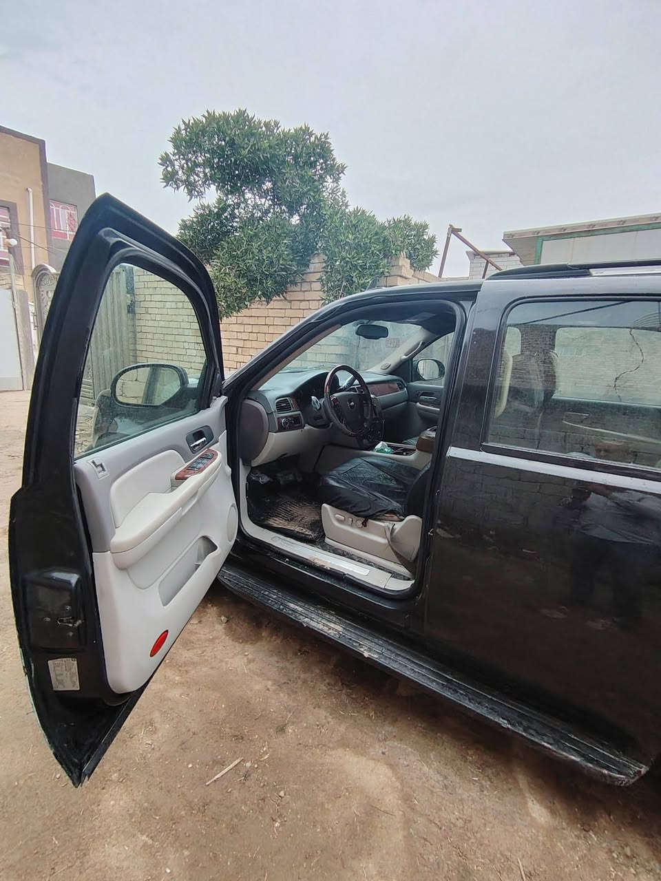 السلام عليكم 
تاهو ٢٠٠٨ ادوات
مكفولة من الكص والحادث 
فئة ال تي زت 
ارقام الشاصي كاملة وواضحة جاهزة للترقيم 
مقاعد وجنطة كهرباء 
فتحة سقف 
تبريد شغال
كامرة حساس خلفي
السعر ٧٥ ورقة
مكان مركز الحلة
***********
***********
