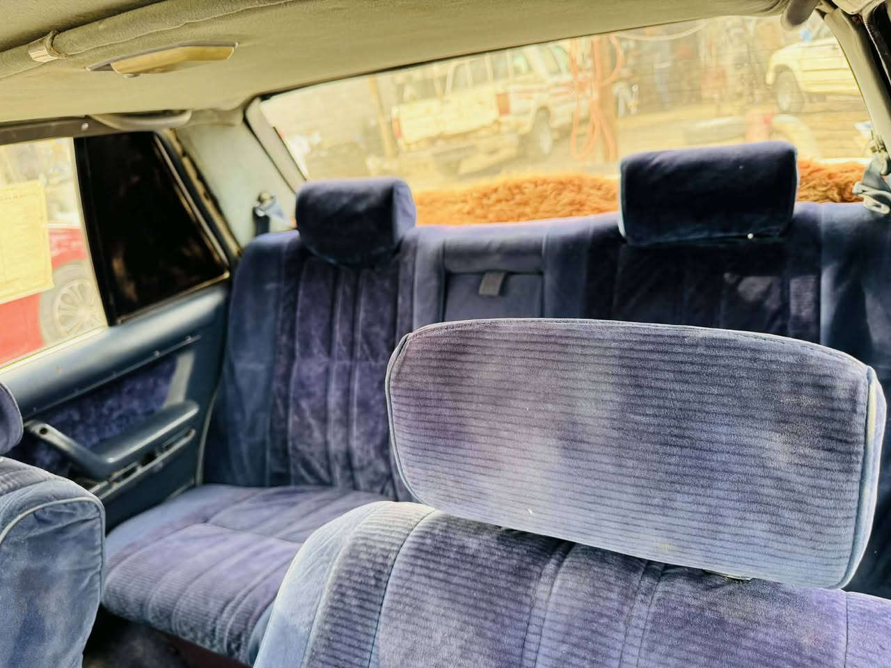 يالله السلام عليكم للبيع سياره نوع سوبر موديل 1986رقم بغداد شرط التحويل سنويه ما نافذه السيارة كير ومكينه وشاصي كفاله بلادي محرك بلادي مكفول من تنقيص ولا تبخير كير اوتماتيك داخل حبري فتحه السيارة جديدة تخم تاير امامي خلفي صدر جديد كهربائيات كله شغال وجاهز تبريد ثلج السياره بيه مكانات صبغ بصيط السيارة مال جناي ماتصرف عليه الف دينار شرط تراي السيارة كلش حلو السيارة وضع الشركه كلشي ما ملعوب بيه جام كهرباء مسجل 4سماعات جدد باتري جديد بطاين وكشنات بلاديه مكان السياره واسط قضاء الزبيديه لاستفسار اتصال على الرقم التالي ***********السعر55وبيه مجال للطيبين الي ما يعجبه السعر ينورنه بكلمه طيبه
