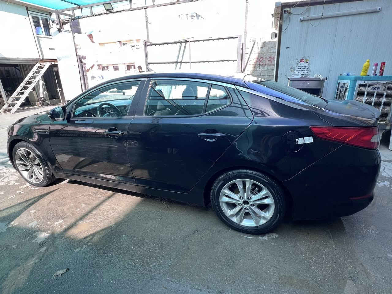 كيا اوبتيما 2012 وارد كوري
محرك 2000 دوش 
اشاير بالمري ومري شفط وتحكمات ستيرن مواصافاة عادية 
رقم سليمانيه سنويتها 2030 الهزة ما منتهيه بعدها 
بيها صبغ فقط نص قبق الجنطة مال رقم وبيها جراد قمارة وبنيد بسيط 
حداديه جديده وسيارة مناقصها شي كامله فقط تبريد 
السعر 95 
للاستفسار المراسله ع الخاص او الاتصال على الرقم ***********
