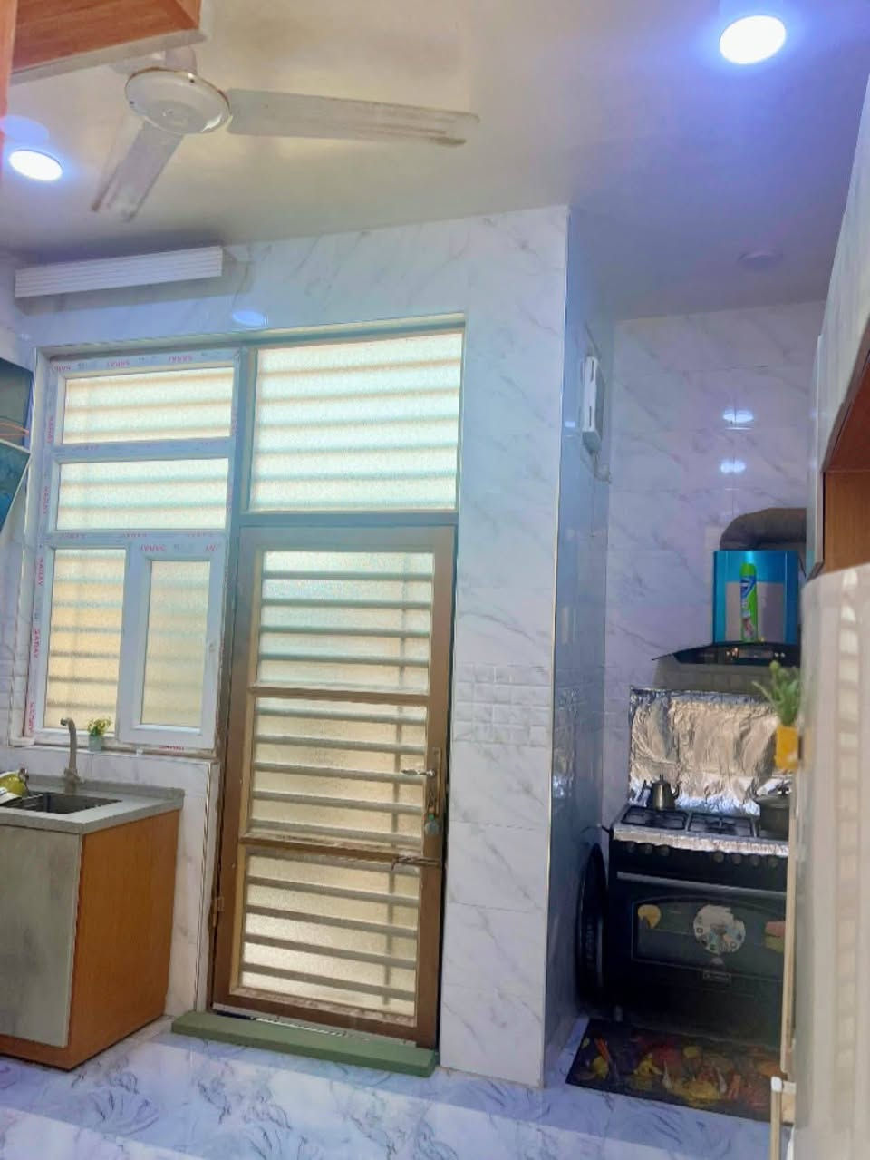 اللهم صلي على محمد وآل محمد
دار للبيع 🏛️    بناء حديث  كونكريت  ركن 
📍 العنوان :  حي  الصدر قرب جامع الجوادين 
📈 المساحة   135 م
يتكون من 
- غرفة نوم  عدد 2
- صالة 
_ مطبخ 
- استقبال 
- مطبخ
_صحيات 
☎️ للأستفسار والمعاينة الاتصال على :
***********
الرقم يحتوي على واتساب 
📍 زيارة مكتبنا الكائن في : حي الصدر الاول السايدين قرب مطعم كباب نذير 
📥 مكتب أدم
#عقار_للبيع #اكسبلور
