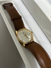 ساعة • للبيع • خاص