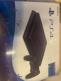 بلايستيشن 4 • سليم ٥٠٠ جيجا • نضيف جدا