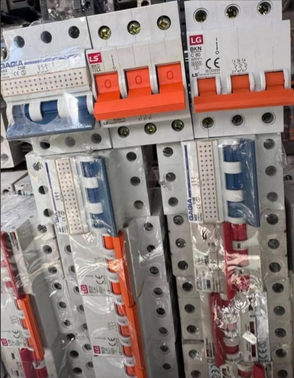 السلام عليكم يتوفر
منيجر ثلاثي بالة أصلي /٤٠ /٦٣ / ٨٠ /١٠٠ /١٢٥ امبير 

                                  👈٤ ألاف 👉

بغداد

عكد النصارى 

وتوجد خدمه توصيل 

***********
