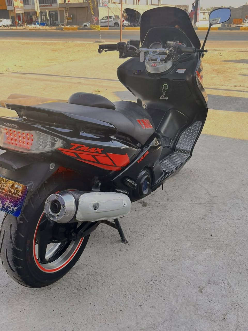 ￼￼ سلام عليكم دراجة تي ماكس ￼2008 ‏دراجة حلوه خير من الله دراجه بلاديه عل وكاله علهيا تزويد تايايرات جدد كلها شغال عليها منظومه زنون دراجه ماشيه 36 السعر 25وبيها مجال حك الجيه المكان ديالى بعفويه ‭0777 681 3642‬الرقم
