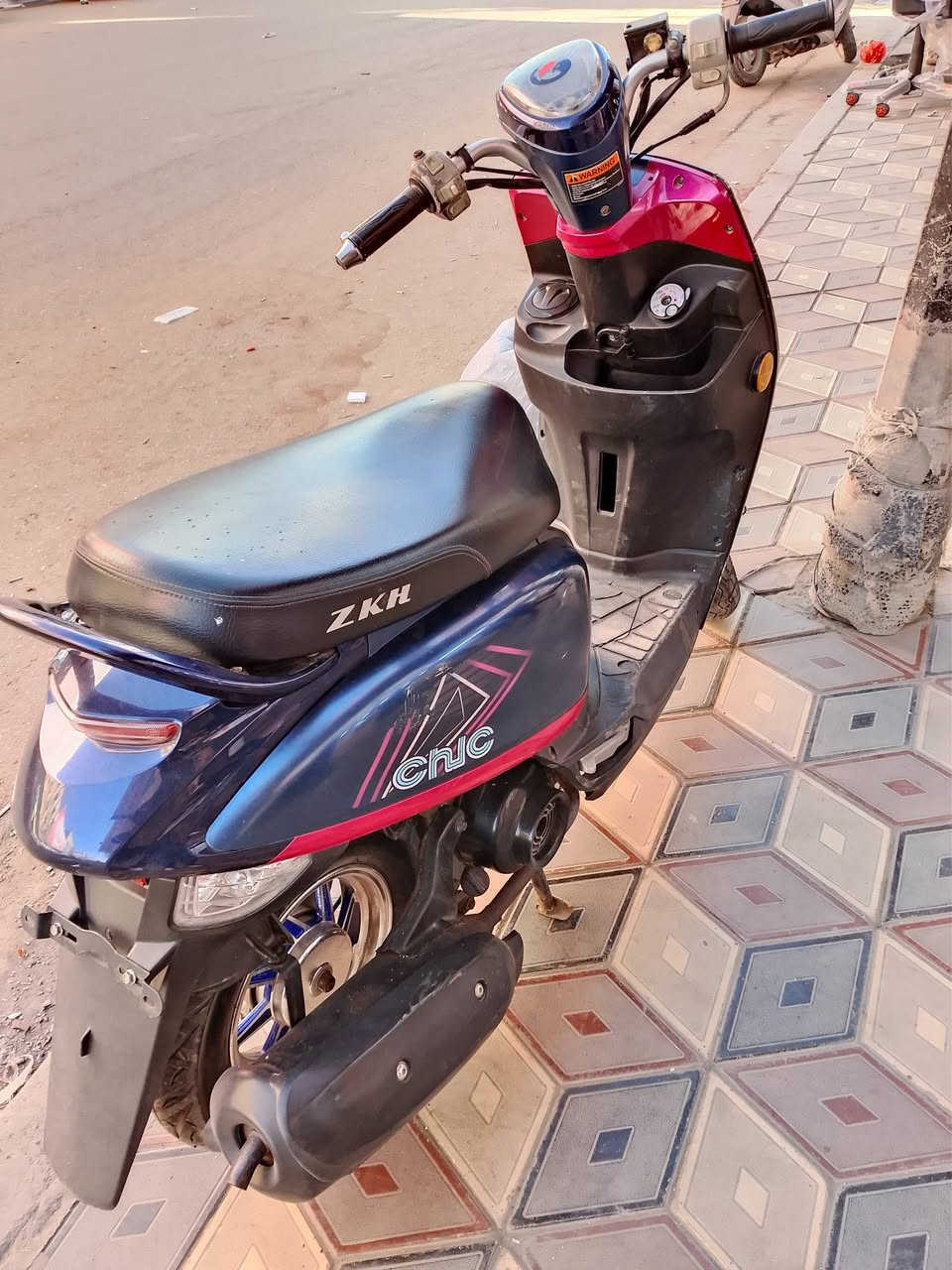 بوليسي حديث برغي ما مفتوح بيه بس المدكر الامامي مبدل سعر 950 وبيه مجال الشراي يتصل ويدلل ***********
