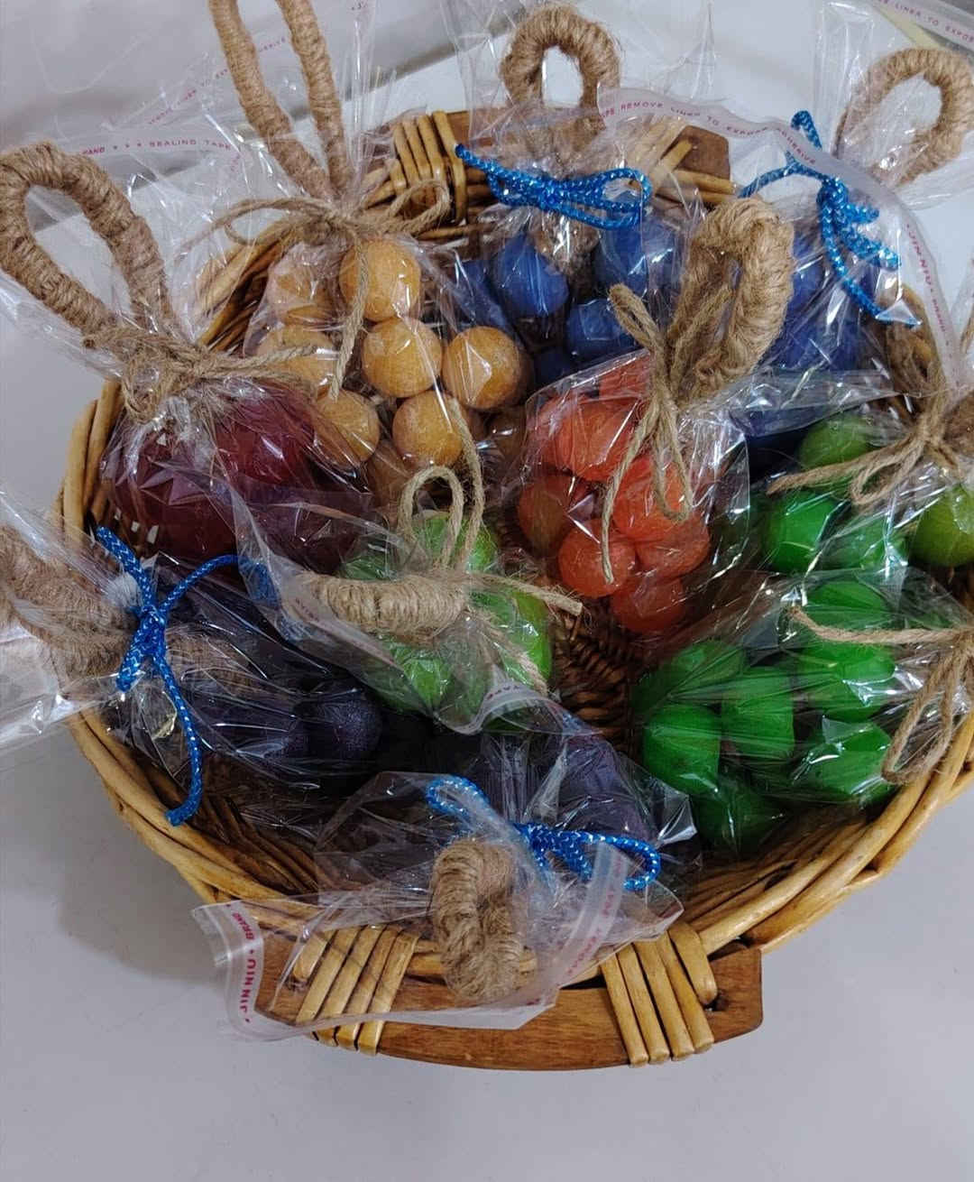 :🍇 زيّن مطبخك بلمسة من الجمال الطبيعي 🍇
بكجات عناقيد العنب اليدوية بتصميم أنيق وتغليف راقٍ، تضفي لمسة دافئة وجمالية على مطبخك، كما أنها هدية مميزة لمحبي الذوق الراقي.
✨ صناعة يدوية بإتقان
🎁 مناسبة للهدايا، توزيعات المناسبات، وتزيين المطابخ
🌿 ألوان متنوعة وتصاميم جذابة
📦 متوفرة بكجات جاهزة للطلب
📲 للطلب والاستفسار عبر الواتساب:
***********
اجعل مطبخك أكثر أناقة... واهدِ من تحب لمسةً من الجمال. 🍇🤍

