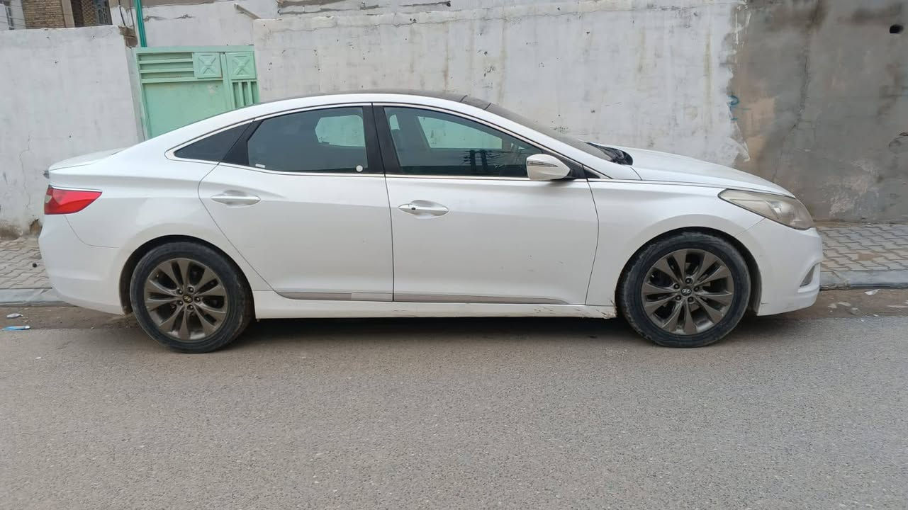 السلام عليكم ازيره
موديل 2012 خليجي .....رقم بغداد
 موصفات فول 
مكينه 6 سلندر 3300 
موصفات السياره 
بصمه ابواب وتشغيل 
اشاير المري يشتغلن عند الاقتراب
بانوراما طكتين 
كشنات جلد لون قرمشي
تدفئه  كشنات
قطعتين تبريد
ثلاجة بالجكمجة 
تحكم كشنات منفصل بل ابواب 
برده خلفيه كهربائيه 
مري شفط نظام ترحيب
شاشه كامره 
نظام اصوات انفنتي 
لد مري جانبي 
دبل كزووز خلفي 
ويل كب 19
 باب السايق صبغ فقط
مكان السياره نجف
السعر 115 بيع او مراوس 
اتصال *********** النجف, العراق
