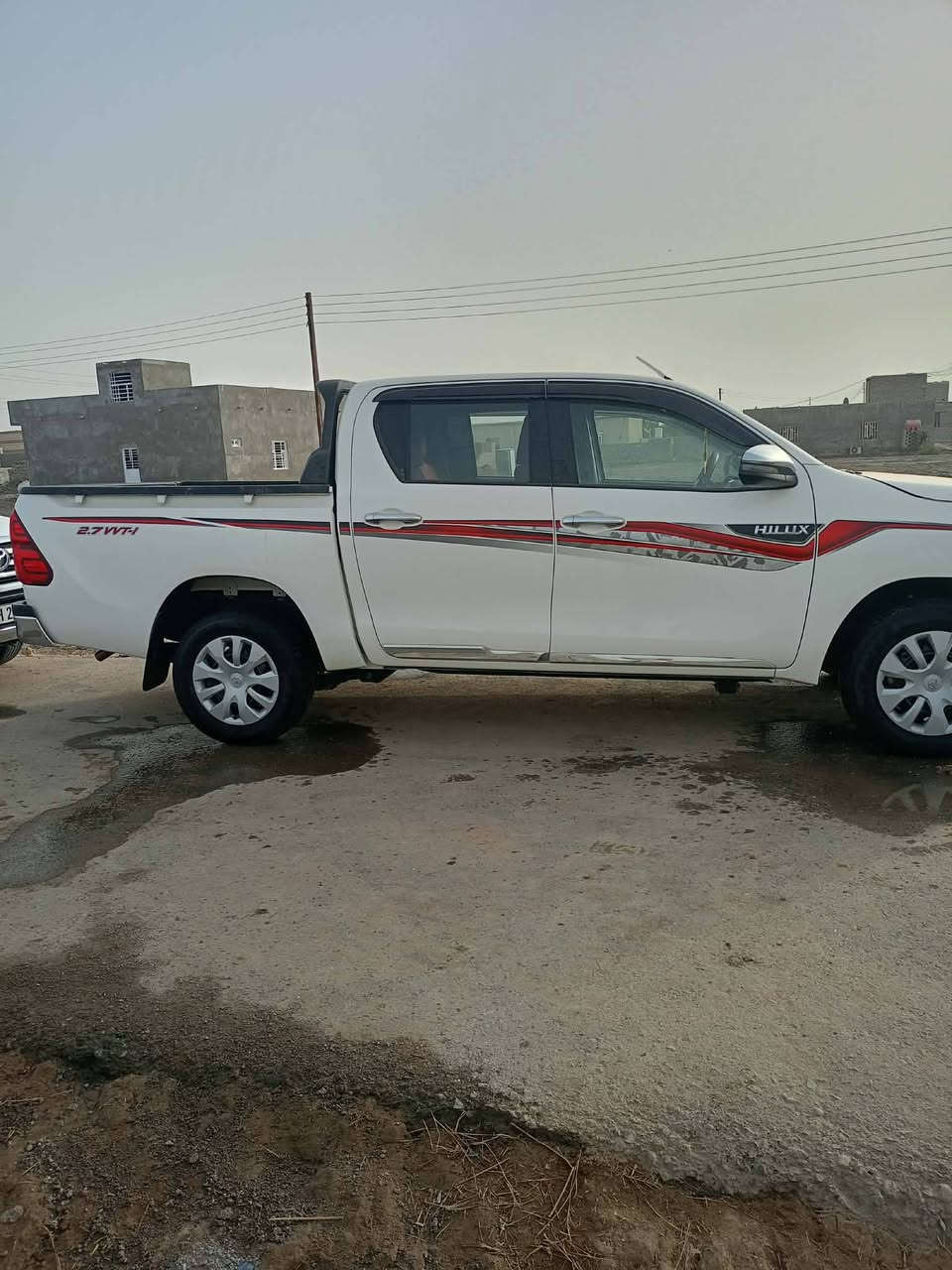 السلام عليكم بيكم هيلوكس للبيع مكفول كفالة عامه ماشيه 45رقم اربيل كير عادي ***********-
