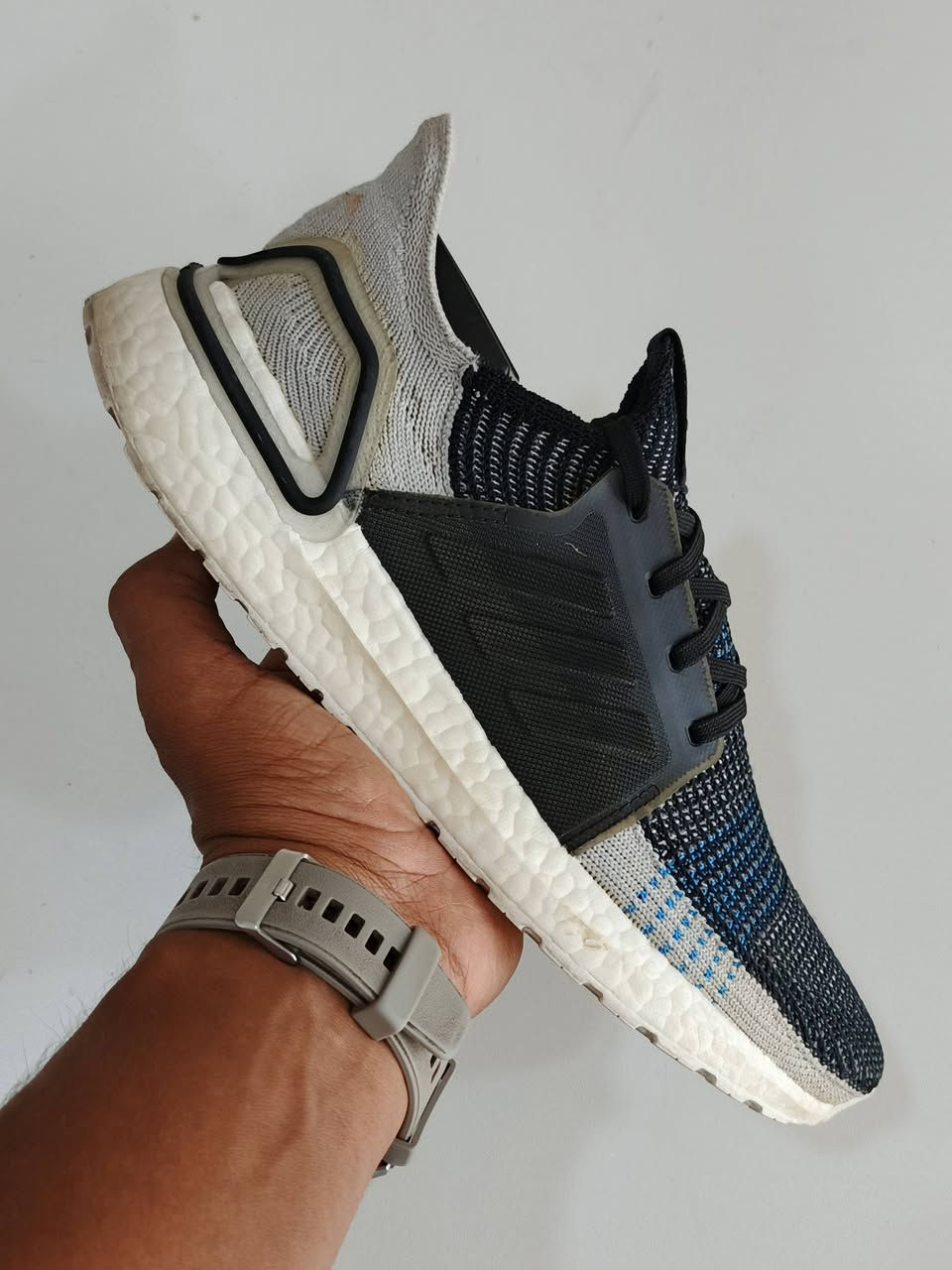 اديداس الترا بوست اصلي اورجنال
▪️قياس 41---26.cm طول القدم 
👟 طبي وزن خفيف مريح القدم 
☎ واتساب ***********☎
🚗 توصيل كافة محافظات العراق 🚗
