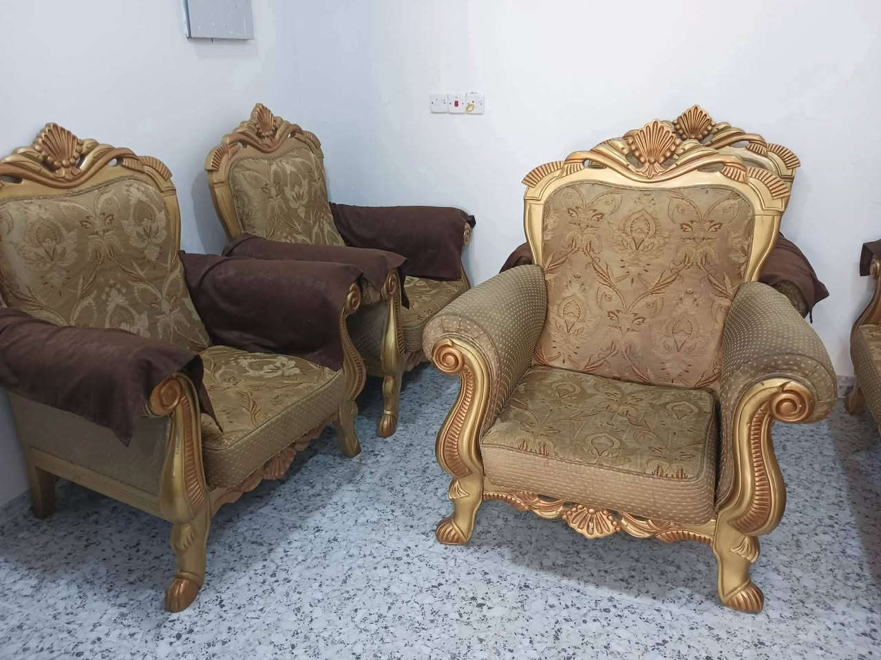 #مجمع_السيد_عمار_للاثاث
يوجد لدينا اثاث مستعمل 👉وجديد
والأسعار مناسبة جدا 🔥🔥
✅️200 ألف فقط🔥 تخم 6 قطع 
✅️كاونتر 3 قطع مع سنك مرمر 
✅️140 ألف فقط تخم مستعمل نظيف 5 قطع 
✅️شمعة ملابس موديلات مختلفة 
٢٠ ألف الوحده والثانيه ٢٥ 
استعمال قليل نسبة ألنظافة ١٠٠%  
✅️كنتور أحطاطة مستعمل 
 نسبة ألنظافة 100% أستعمال قليل متوفر الان لدى مجمع السيد عمار للأثاث ألعنوان تكريت مجاور المحكمة القديمة وكاتب عدل للأستفسار***********📲
